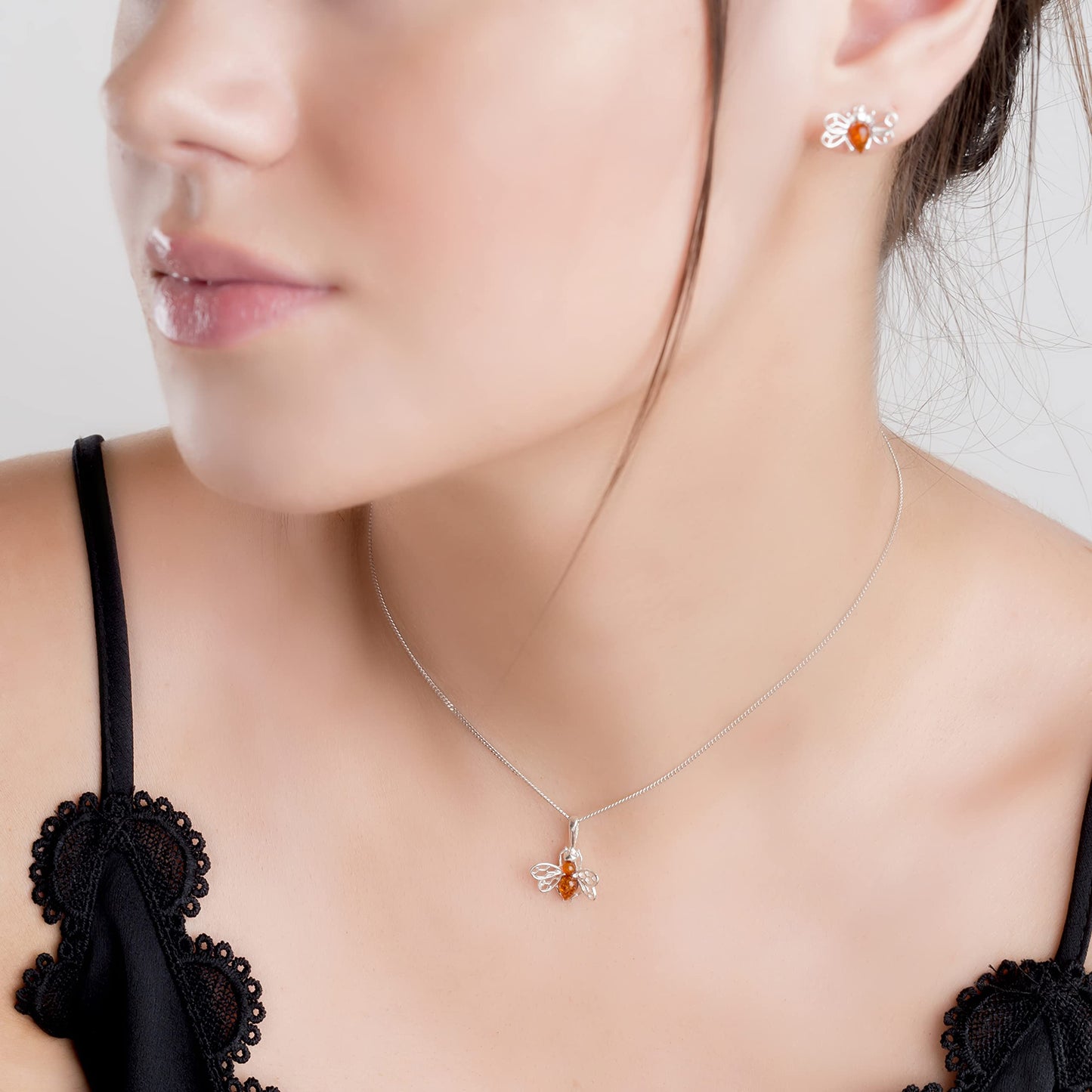 Honey Bee Necklace in Silver and Cognac Amber
