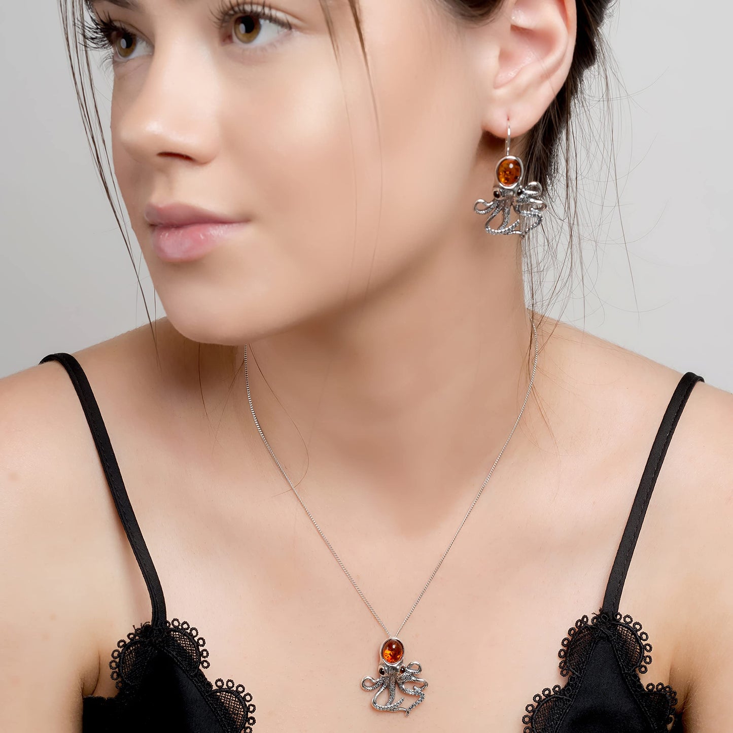 Octopus Nechlace in Sterling Silver and Baltic Amber