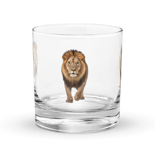 african male lion design on a glass drinks tumbler